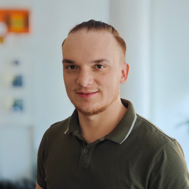 Рустам Султонбеков